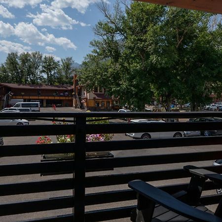 Bayshore Inn & Spa Waterton Park Exterior foto