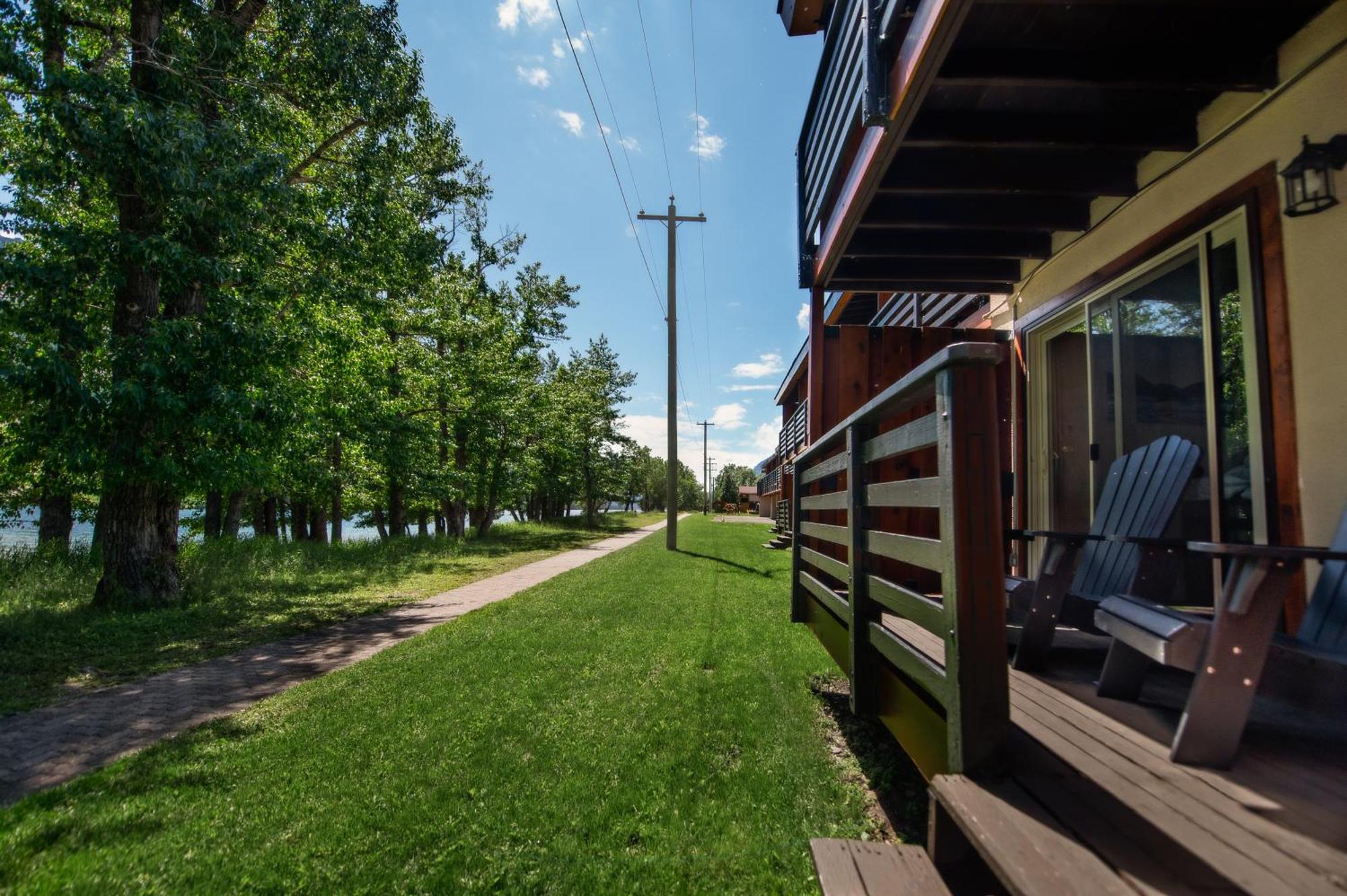 Bayshore Inn & Spa Waterton Park Exterior foto