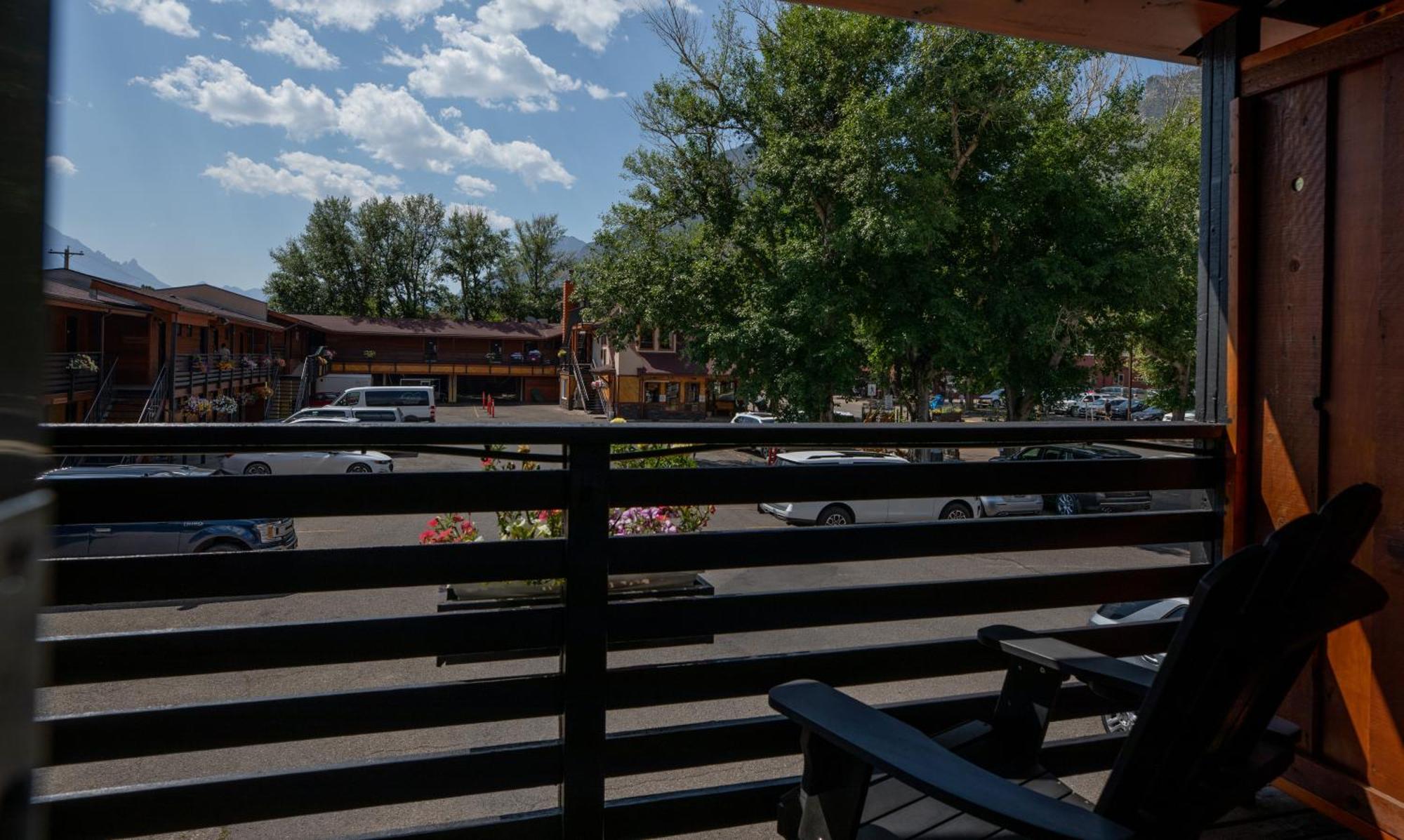 Bayshore Inn & Spa Waterton Park Exterior foto